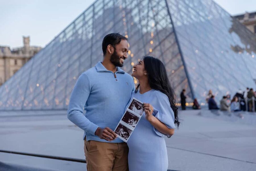 Paris: Louvre photoshoot or Seine bridges Eiffel Tower walk - What this Paris photoshoot is really like