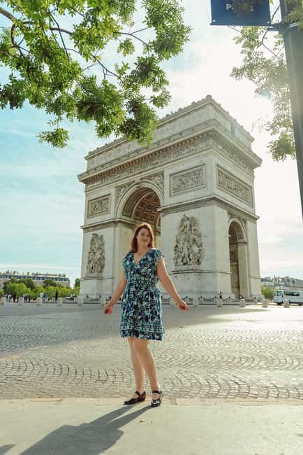 Paris : Louvre Street Photoshoot - Twenty-five edited photos, not the original files