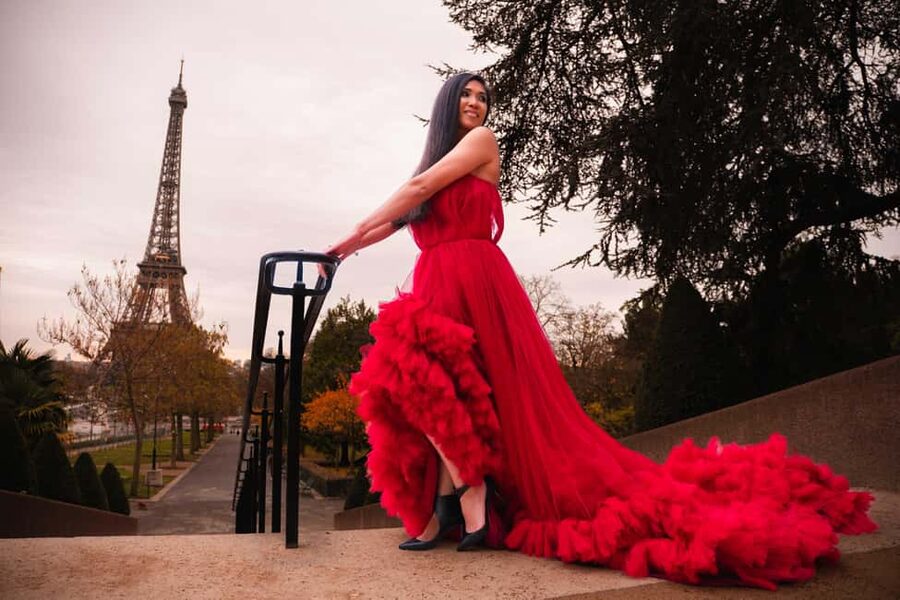 Paris: Luxury Photoshoot near the Eiffel Tower Photos in 24H - How the customer feedback shapes my view
