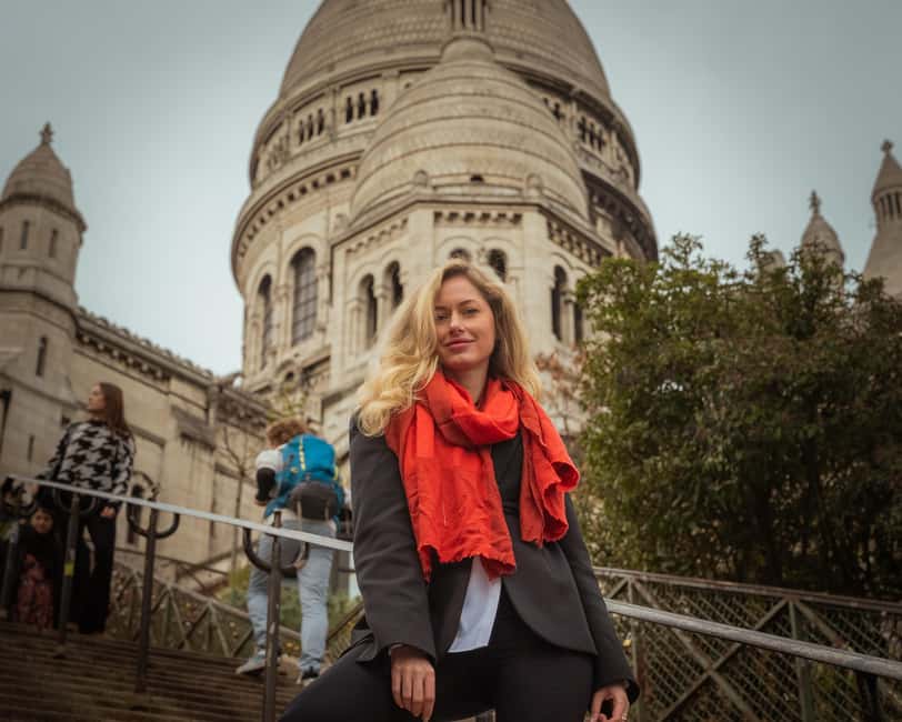 Paris: Photo shoot & cinematic mini-film in Montmartre - Cobblestones, stairways, and colorful facades