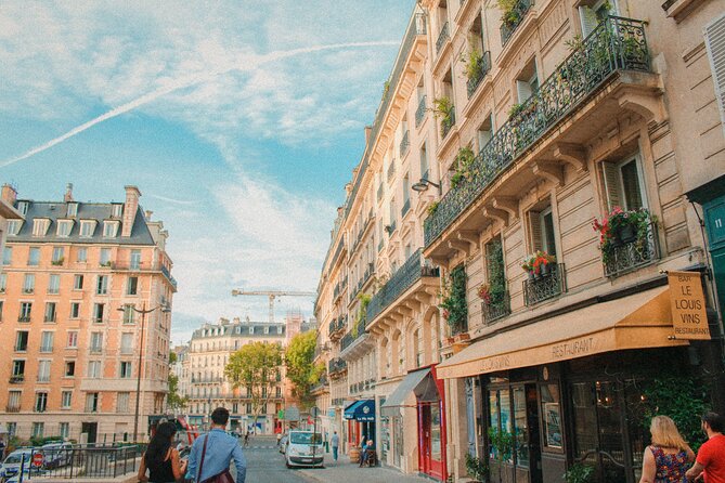 Paris Photography Tour - Self Guided Tour of Paris' Top Instagram Spots - The Seine quays, old books, maps, and Notre Dame