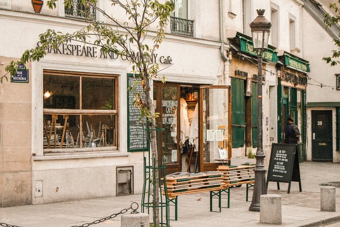 Paris Photography Tour - Self Guided Tour of Paris' Top Instagram Spots - Hôtel de Ville, a lively finish
