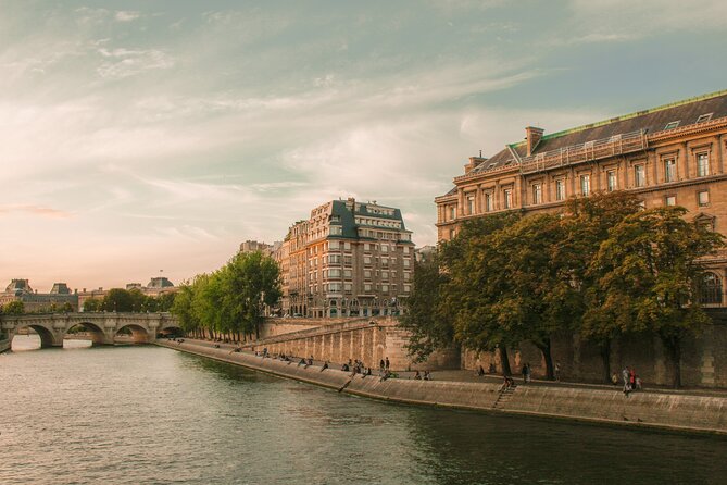 Paris Photography Tour - Self Guided Tour of Paris' Top Instagram Spots - Why the GPS and offline audio matter