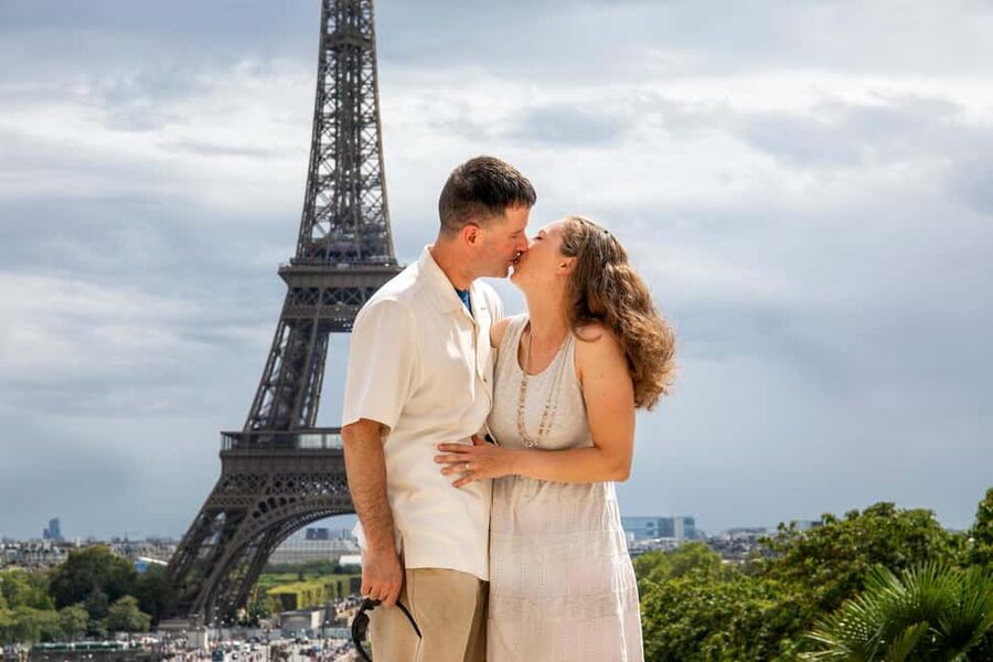 Paris: Photoshoot Around Eiffel Tower with 55 Edited Photos - Who will enjoy this most?