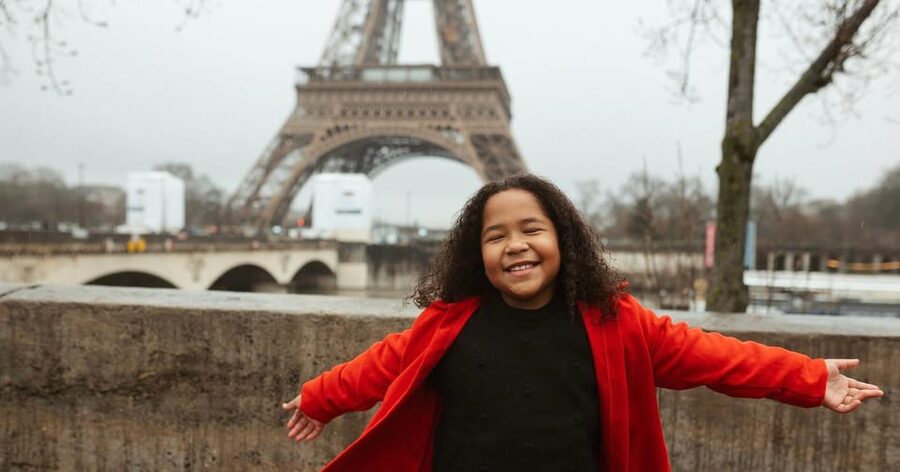 Paris: Photoshoot at the Eiffel Tower / Arc de Triomphe - Choosing between one site and two