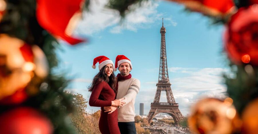 Paris: Private Christmas Photoshoot with Props - Christmas props make the pictures less formal