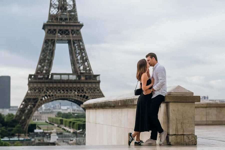 Paris: Private Eiffel Tower Photoshoot for Couples & Family - Avenue de Camoens brings a quieter Paris look