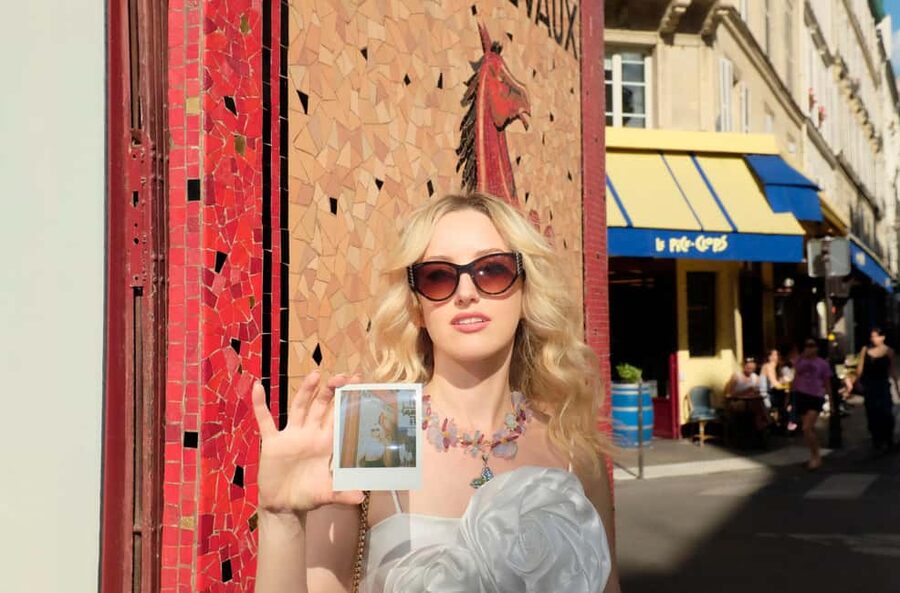 Paris: Private Marais District Photoshoot Plus 1 Polaroid - Rohan, Soubise, and gardens along Rue Charlot