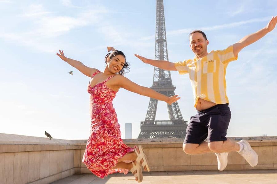 Paris: Private Photoshoot at the Eiffel Tower - Why an Eiffel Tower photoshoot works so well
