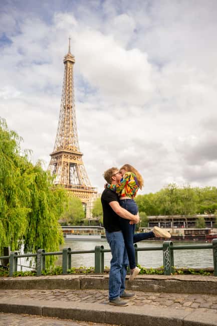 Paris: Private Photoshoot at the Eiffel Tower - What you receive after the session
