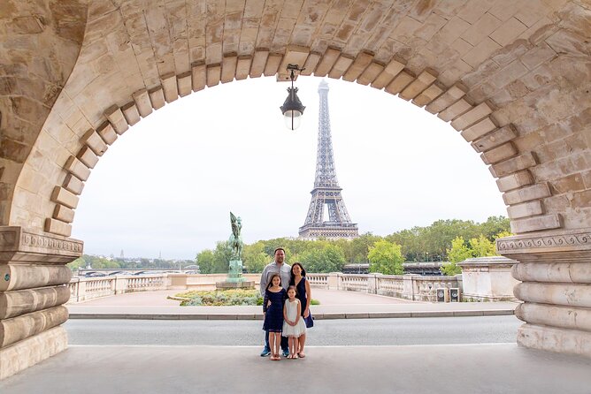 Paris Private Photoshoot Experience - Starting at Café Kléber near Trocadéro
