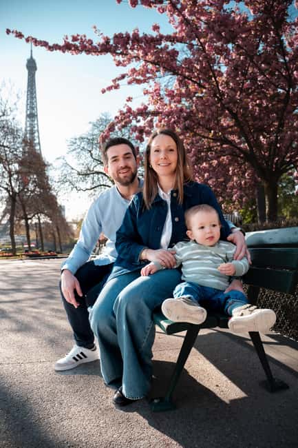 Paris: Private Photoshoot near any chosen Landmark - Key points at a glance