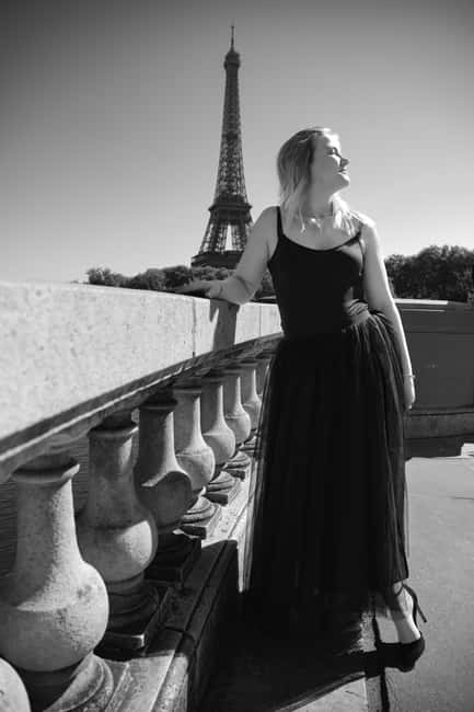 Paris: Private Photoshoot near any chosen Landmark - Famous landmarks or quieter Paris corners