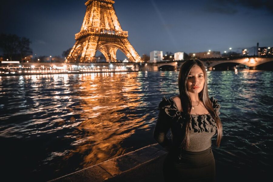 Paris: Private Photoshoot near any chosen Landmark - Who will get the most from this experience