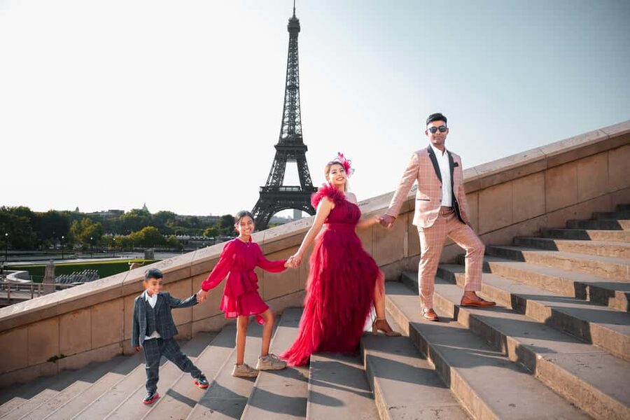 Paris: Private Photoshoot Near Eiffel Tower 55 Photos - Bir-Hakeim bridge and the classic Eiffel Tower view