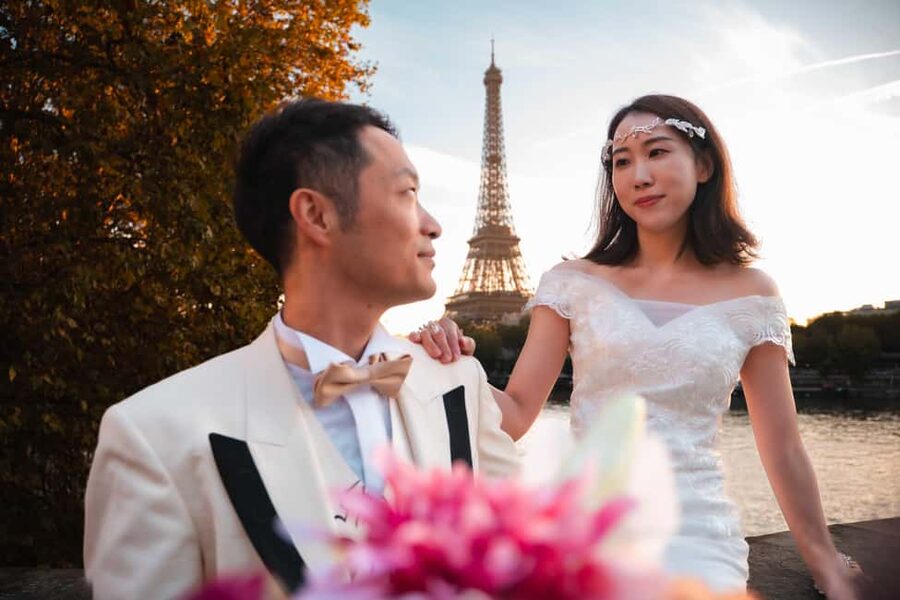 Paris: Private Photoshoot Near Eiffel Tower 55 Photos - Posing help for camera-shy visitors