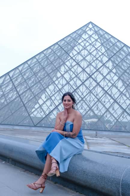 Paris: Private Photoshoot Outside the Louvre Museum - What happens during the 30 to 90 minutes