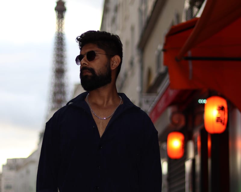 Paris: Private photoshoot with a Professional - Sid’s pose guidance is the main advantage
