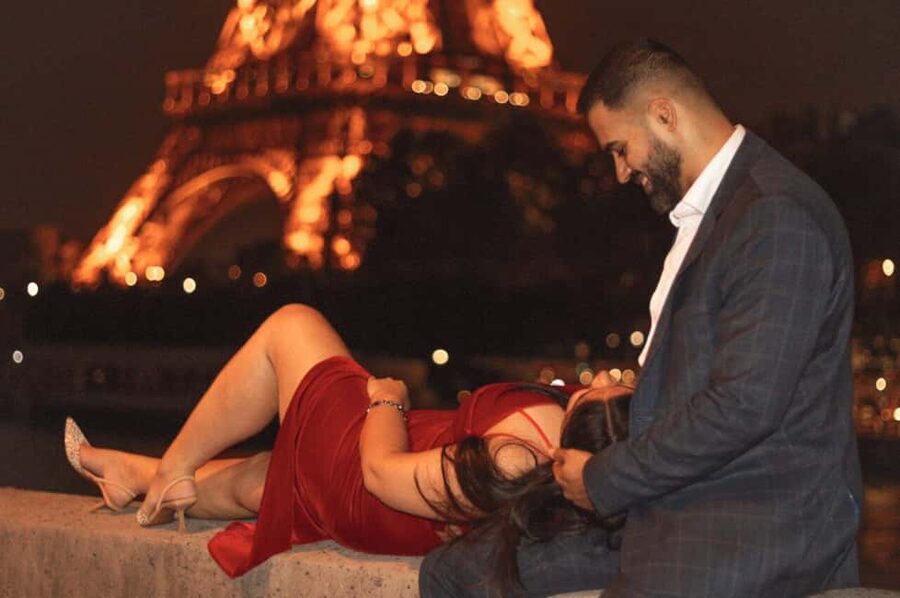 Paris: Private photoshoot with a Professional - Starting at Avenue de Camoens