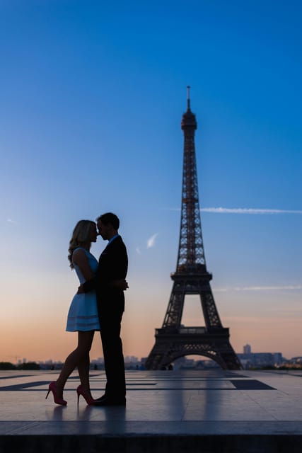 Paris : Private Professional Photoshoot at the Eiffel Tower - Starting at Musée de l’Homme