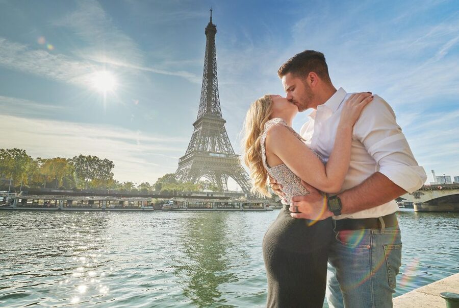 Paris: Private VIP Photoshoot with Experienced Photographer - Timing, Weather, and Light