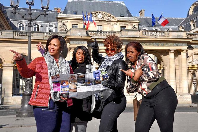 Paris Private Walking Tour with a Personal Photographer - Families, Couples, and Groups of Eight