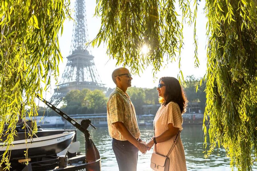 Paris: Professional Photoshoot - Accessibility and location flexibility