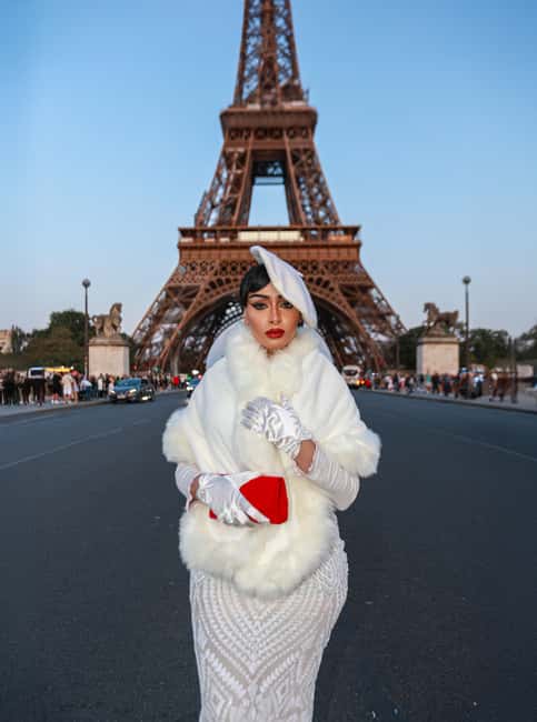 Paris: Professional Photoshoot with 300+ Photos + 1 present - Weather, comfort, and practical limits