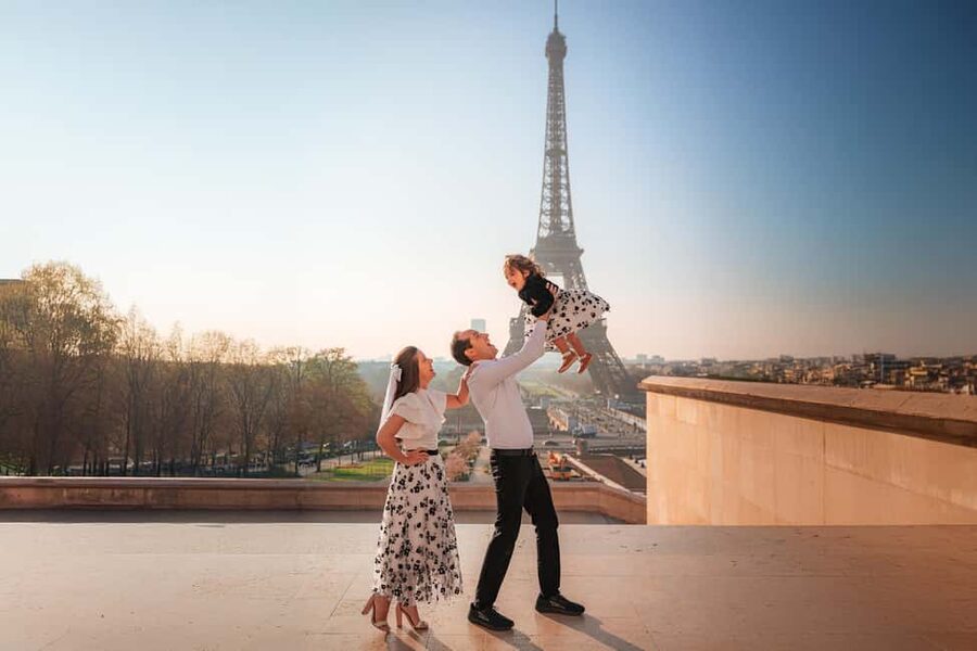 Paris: Professional Photoshoot with the Eiffel Tower - Posing direction for people who dislike cameras