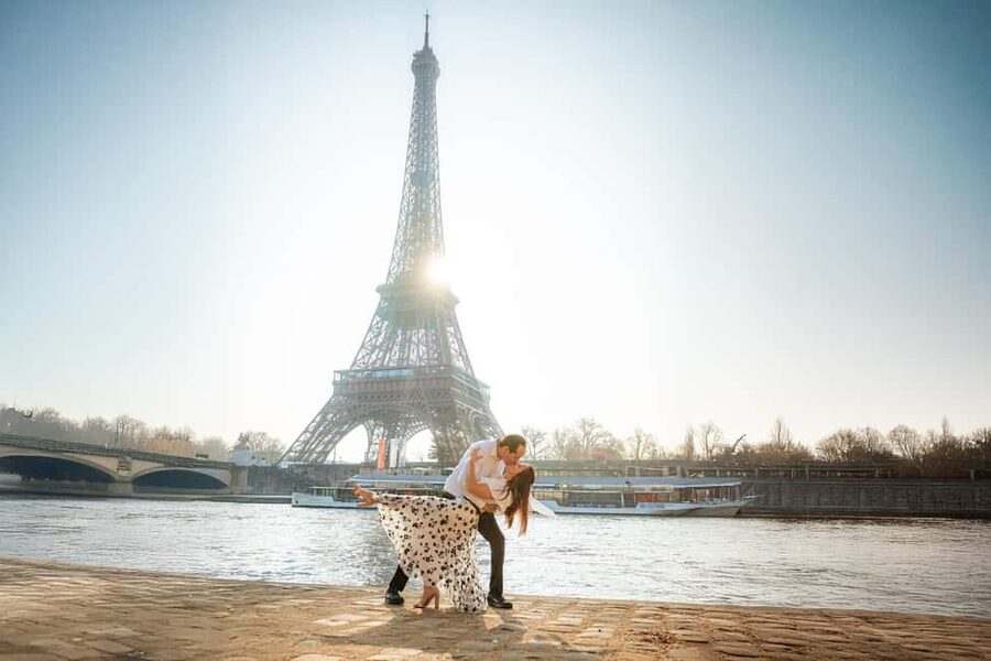 Paris: Professional Photoshoot with the Eiffel Tower - Timing matters more than most people expect