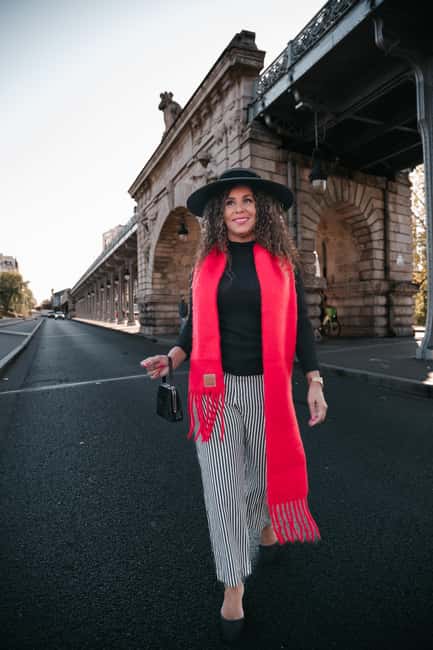 Paris: Quick Private Photography Session near Eiffel Tower - Why posing instruction matters