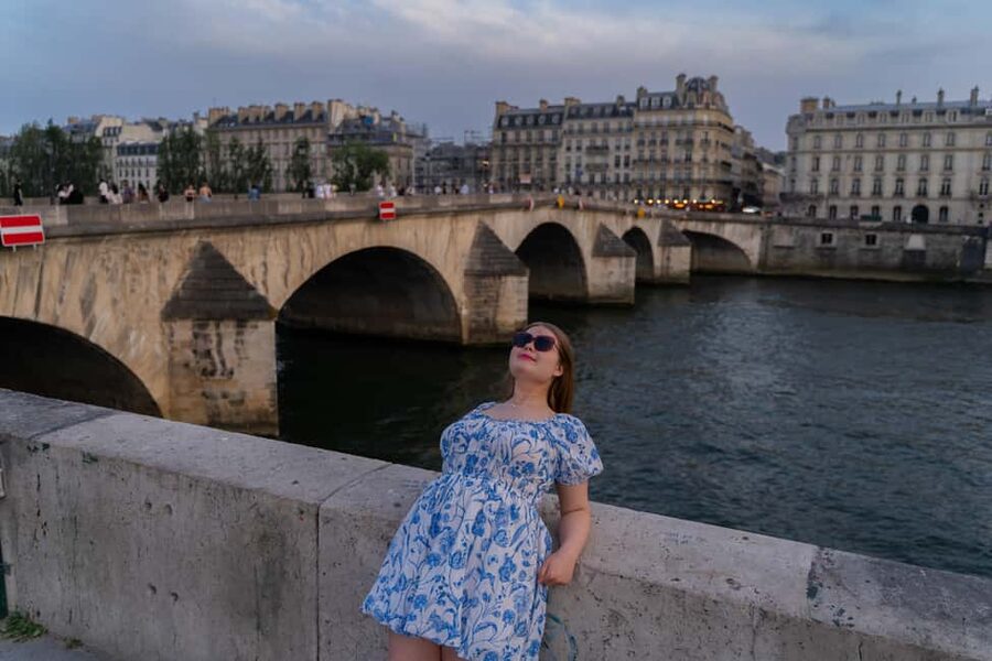Paris:sunset photoshoot in ❤️️ of Paris- Louvre Orsay Eiffel - Pose direction makes the short format work