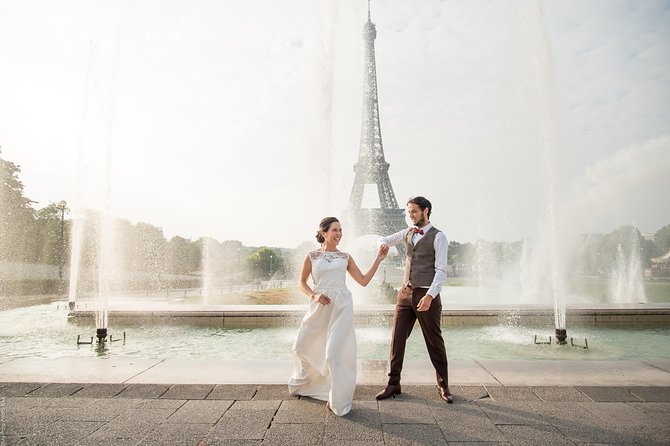 Parisian Life Style Private Photo Shoot at Eiffel Tower - Isadora, Luis, and the value of communication