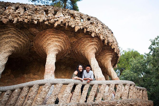 Park Guell Private Photoshoot with Skip the Line Ticket - How the posing and photography work