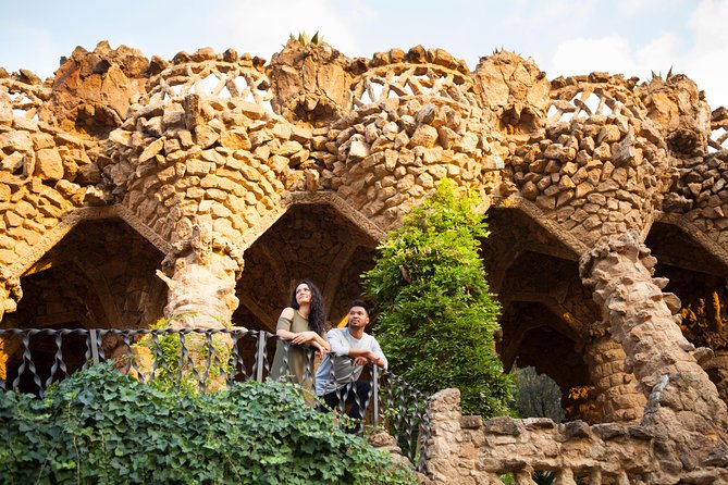 Park Guell Private Photoshoot with Skip the Line Ticket - Choosing the best time for light and crowds