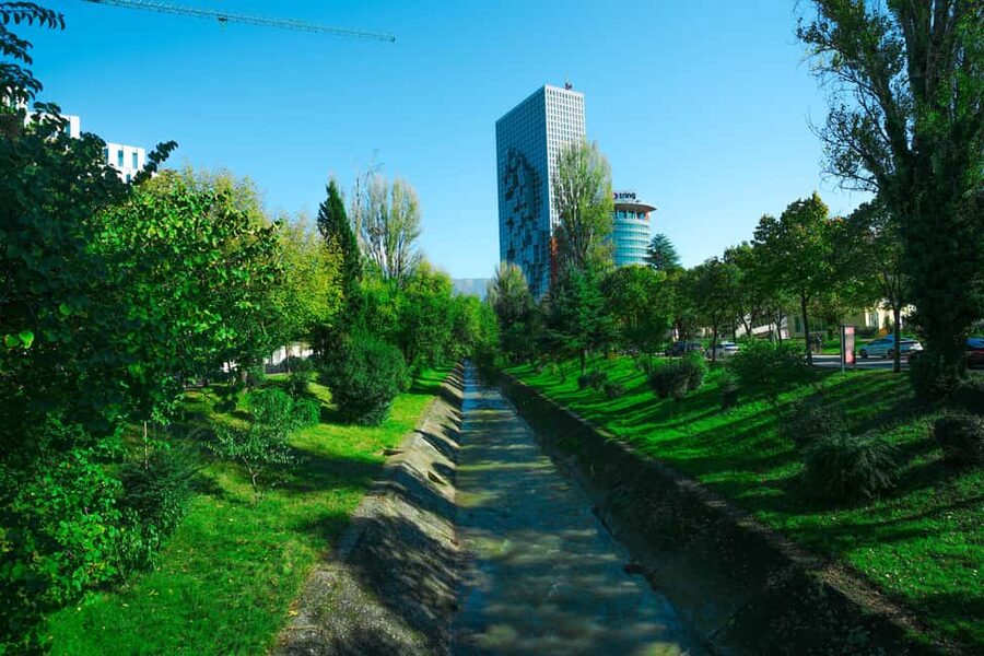 Personal photographer in Tirana (book a day in advance!) - What the walking route adds to the photographs