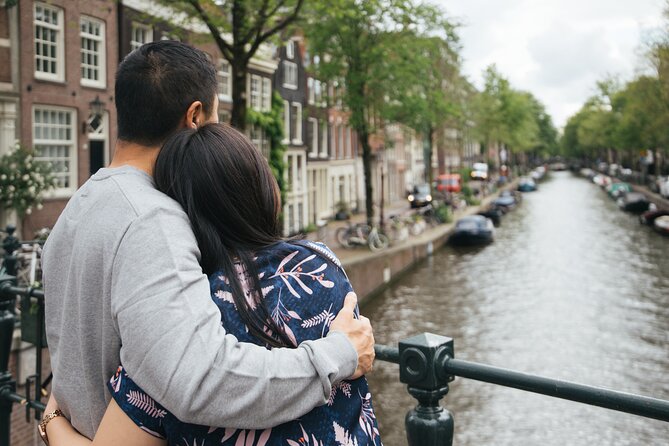 Personalized Amsterdam Photoshoot with Professional Photographer - Timing, weather, and cancellation