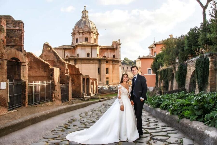Personalized Photo Shoot at Rome's Main Icons - Vatican City, Trastevere, and Villa Borghese