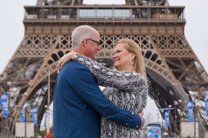 Photo Session in Paris - Photographer at the Eiffel Tower - Why Trocadéro works so well for Paris portraits