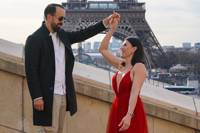 Photo Session in Paris - Photographer at the Eiffel Tower - The Trocadéro steps bring height and variety