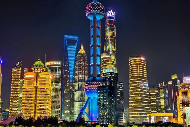 Photo Session on the Famous Shanghai Skyline - The skyline, the quieter corners, and the crowds
