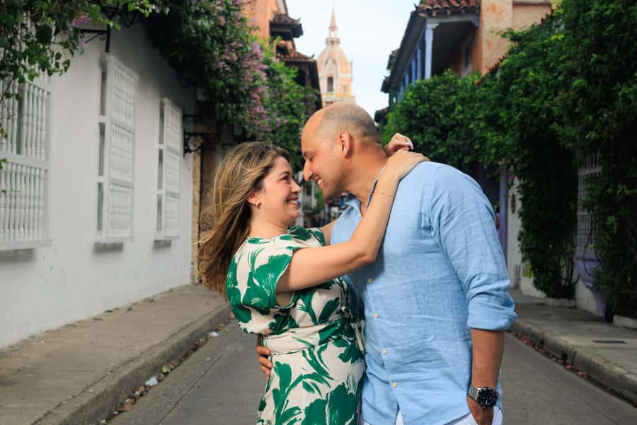 photo session through the streets of cartagena - Why the private format matters
