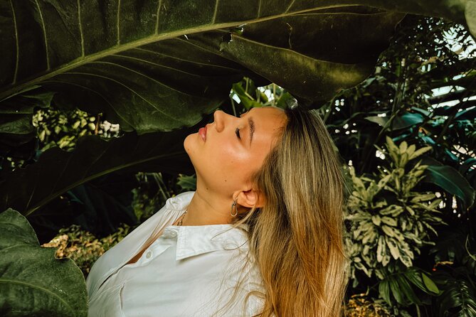 Photo Shoot in Chicago’s Urban Jungle Garden - The cold-season advantage