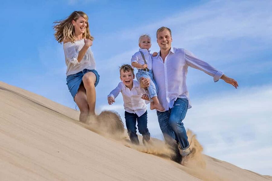 Photo shoot in Fuerteventura (south) with a professional photographer for special holiday moments - Natural holiday pictures instead of stiff poses