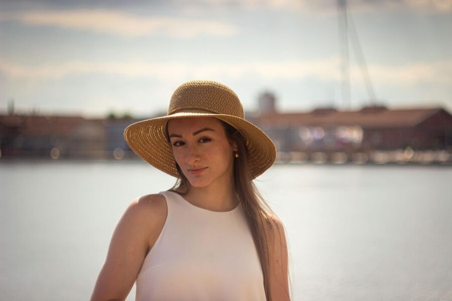 Photo shooting in Thessaloniki - The photo delivery is better than a few souvenir shots