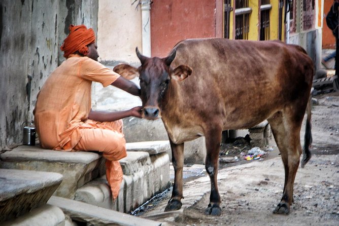 Photo Tour In Holy Varanasi - Sunrise, rituals, and the first photographs
