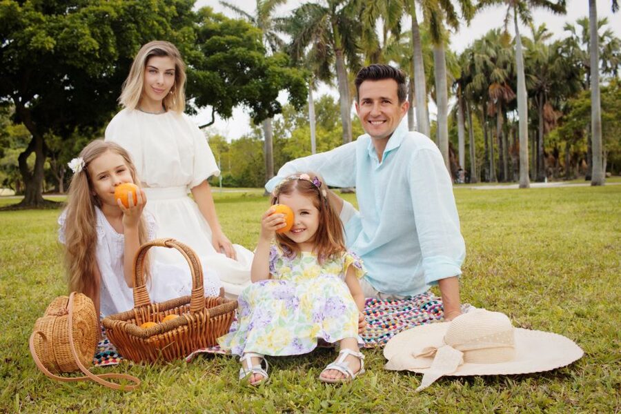 Photo tour of the most popular places in Miami Beach - Española Way and the 15-minute photo stop