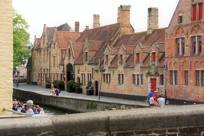 Photo Tour "Philip the Good" + Boat trip - Jan van Eyck Square and the old harbor at Spinolarei
