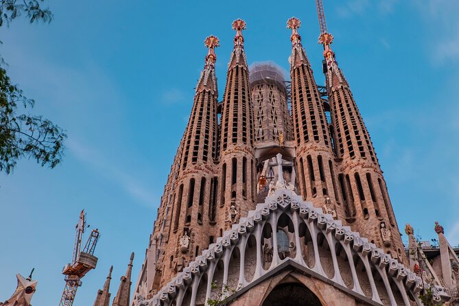 Photo Walking Tour Sagrada Familia and Gaudí in Barcelona - How the small group changes the experience
