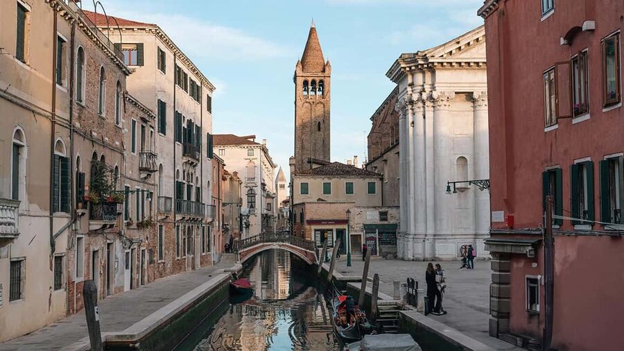 Photo workshop in Venice with a local photographer! - Making a phone camera work harder